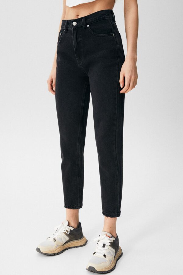 Basic Mom Jeans - Image 3